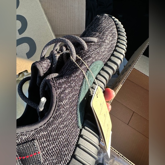 New! Yeezy Boost 350 Pirate Black Size 7 BB5350 (2022/2023 Release) - Picture 5 of 9